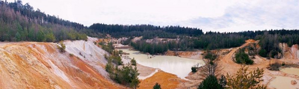 Barevný kaolinový lom Seč u Rudic